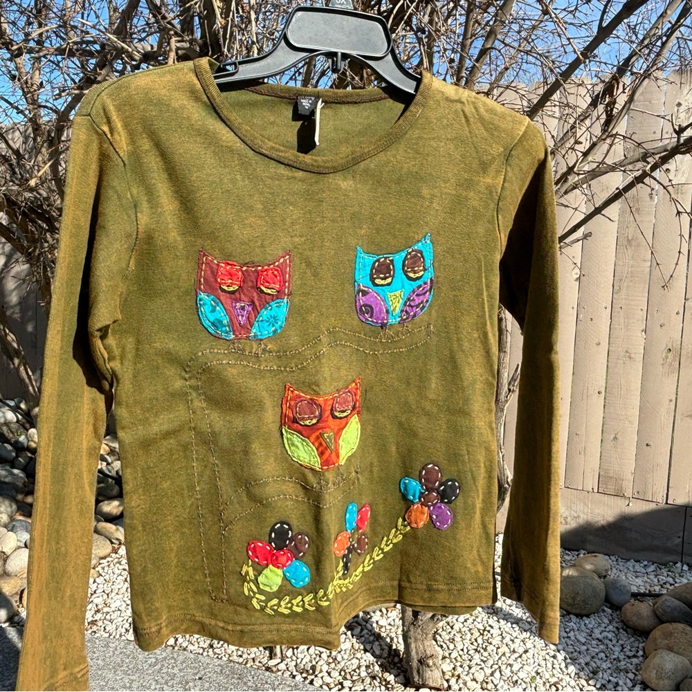 Handmade tie die crew neck  sweatshirt with art and craft.size medium very cute